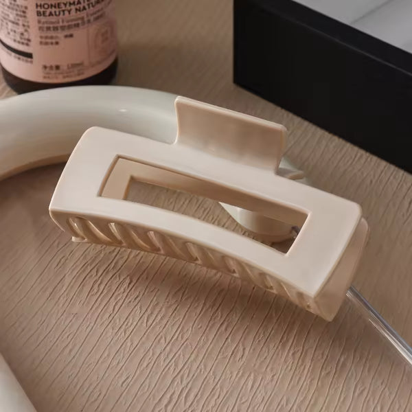 Hair clip straw color Ida
